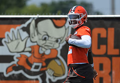 Johnny Manziel makes feelings known on Shedeur Sanders' character concerns causing draft slide to Browns