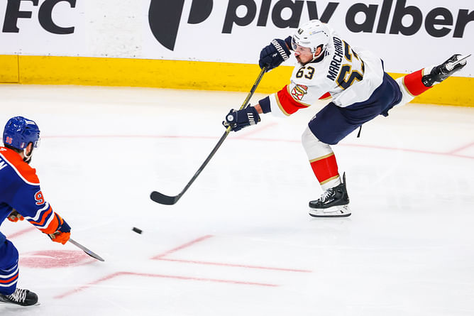 Minutes of Panthers' Game 5 win, Brad Marchand leaves Ryan Whitney 'disgusted' and Biz lobbying for 37 yo's Hall of Fame induction