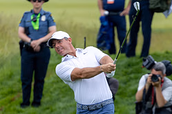 How did Rory McIlroy perform in R4 of the 2025 US Open?
