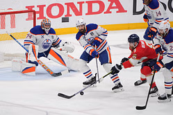 "This isn't even close": Ryan Whitney waves the white flag after Oilers trail 2-0 after 1st period in Game 6 of Stanley Cup Final