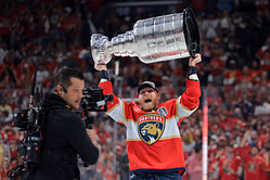 NHL insider claims Panthers' no state income tax advantage will make it "difficult" for other teams to impress Sam Bennett with free agency offers