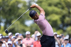 How did Xander Schauffele perform in the 2025 Travelers Championship, Round 1?