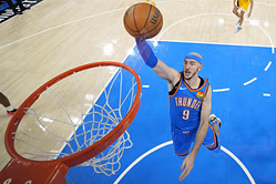 "Now I got a real one": Alex Caruso drops savage reaction on winning 2nd title without an asterisk like 2020 Lakers run