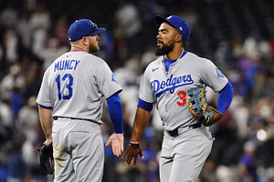 "Most useless right fielder of all time" - Dodgers fans go scorched earth after Teoscar Hernandez's costly mistake against Royals
