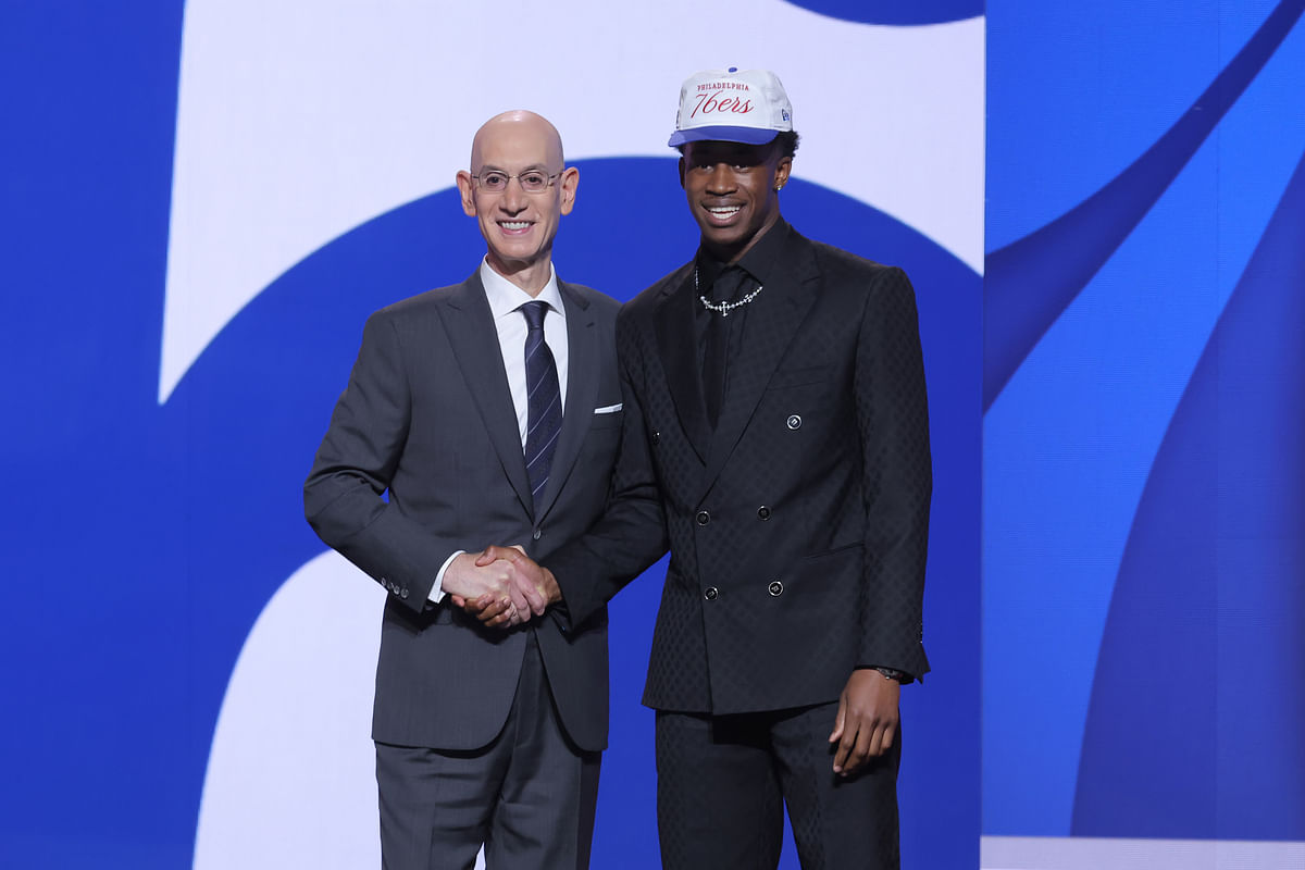 Flau’jae Johnson’s stepdad Ameen Brooks relates with 76ers’ VJ Edgecombe after tear-jerking speech at the NBA Draft