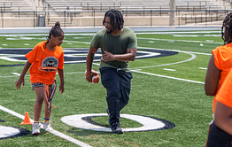 Bears go all-in for LGBTQ+ community at Pride Bowl 2025 in Chicago