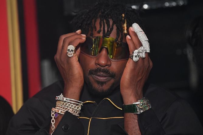"Throw check at pain like that fix damage" - Antonio Brown calls out NFL’s lack of support for mental health
