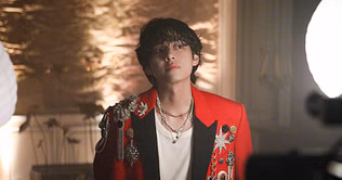 "His influence is absolutely phenomenal"- Fans react as BTS' Kim Taehyung's $3,700 Celine jacket pictured in latest selfie sells out within hours