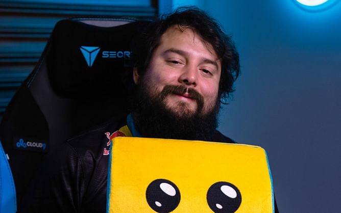 "I was a drunk dumba**": Mang0 claims he will "privately apologize" to streamers following the recent controversy
