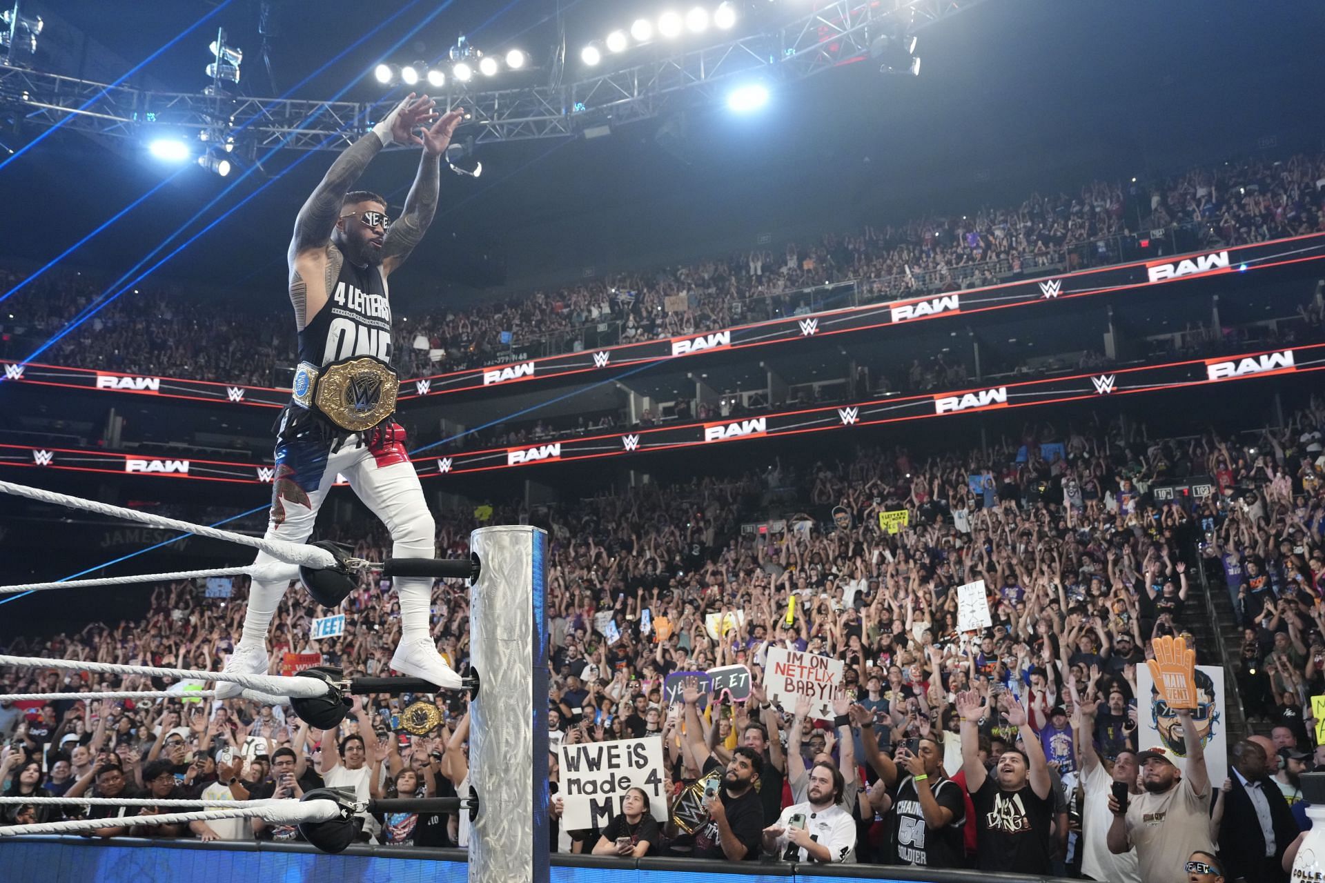 Monday Night RAW - Source: Getty