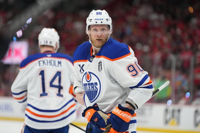 NHL free agency rumors: Oilers, Corey Perry finding it "difficult" to reach agreement owing to tight cap space