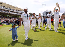 Temba Bavuma's emotional 2025 WTC victory celebrations with son after South Africa beat Australia in final [Watch]