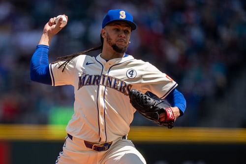 Luis Castillo in action against the Minnesota Twins - Source: Getty