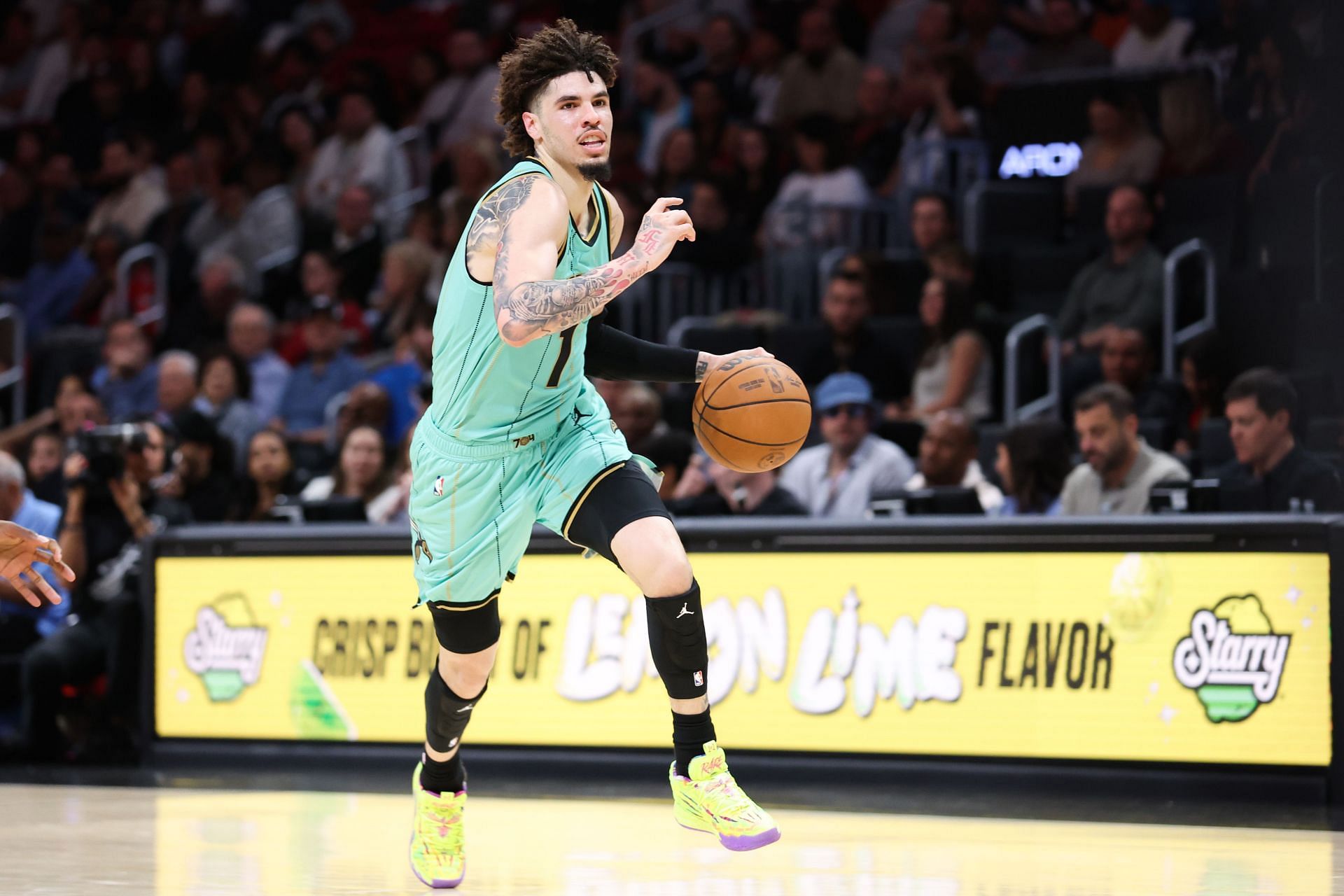 NBA fans react as one draft lottery prospect does not want to play with LaMelo Ball and refuses to work out with Hornets. -- Photo by GETTY