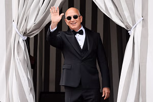 "Resembles a walking p*nis" — Maureen Callahan claims Jeff Bezos and Lauren Sanchez have undergone physical transformation since they began dating