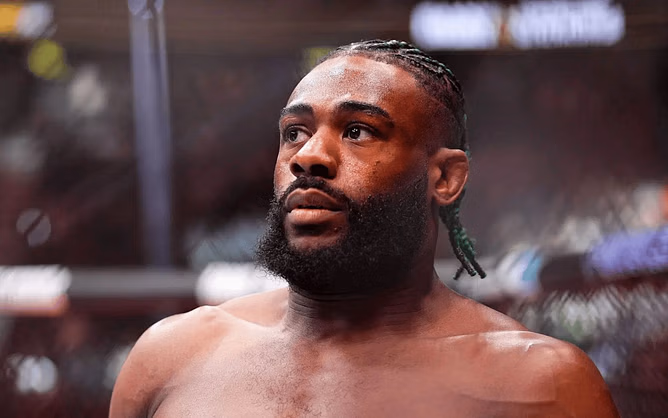 Aljamain Sterling explains not indulging in gambling while revisiting "problem" as college student: "I lost a lot of money"
