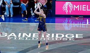 "I’ve never seen a player do in the WNBA": Sheryl Swoopes' ex-teammate Rebecca Lobo makes resounding remark on Caitlin Clark