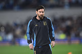 "He should retire", "Holding them back" - Cristiano Ronaldo fans call out Lionel Messi as Argentina draw against Colombia
