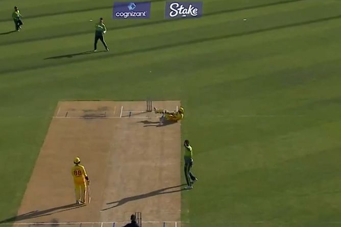 Faf du Plessis nicks the ball and falls flat at the crease in TSK vs SOR MLC 2025 match [Watch]