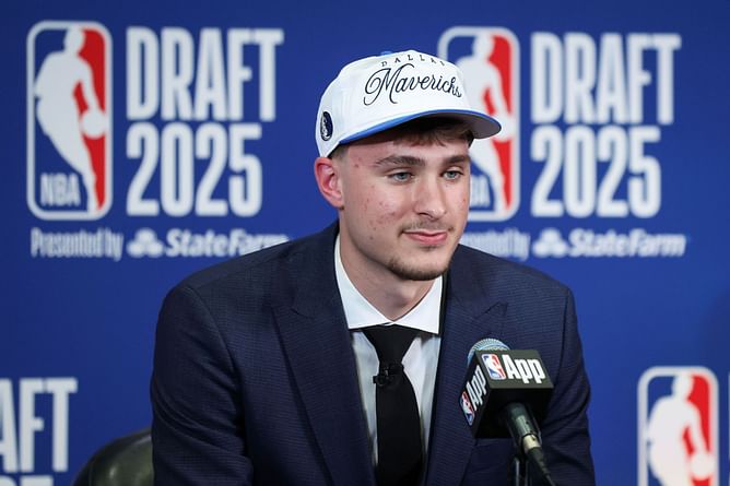 What is Cooper Flagg's jersey number with Dallas Mavericks?