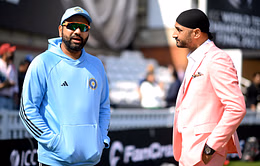"Asli dancer toh saamne khada hai" - Rohit Sharma reacts to viral dance video with Team India stars on Harbhajan Singh's new show [Watch]