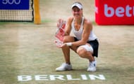 Liudmila Samsonova with the 2021 trophy at the event. (Source: Getty)