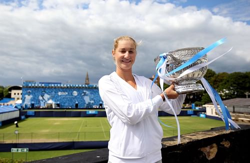 Ekaterina Makarova with the 2010 AEGON International trophy. (Source: Getty)