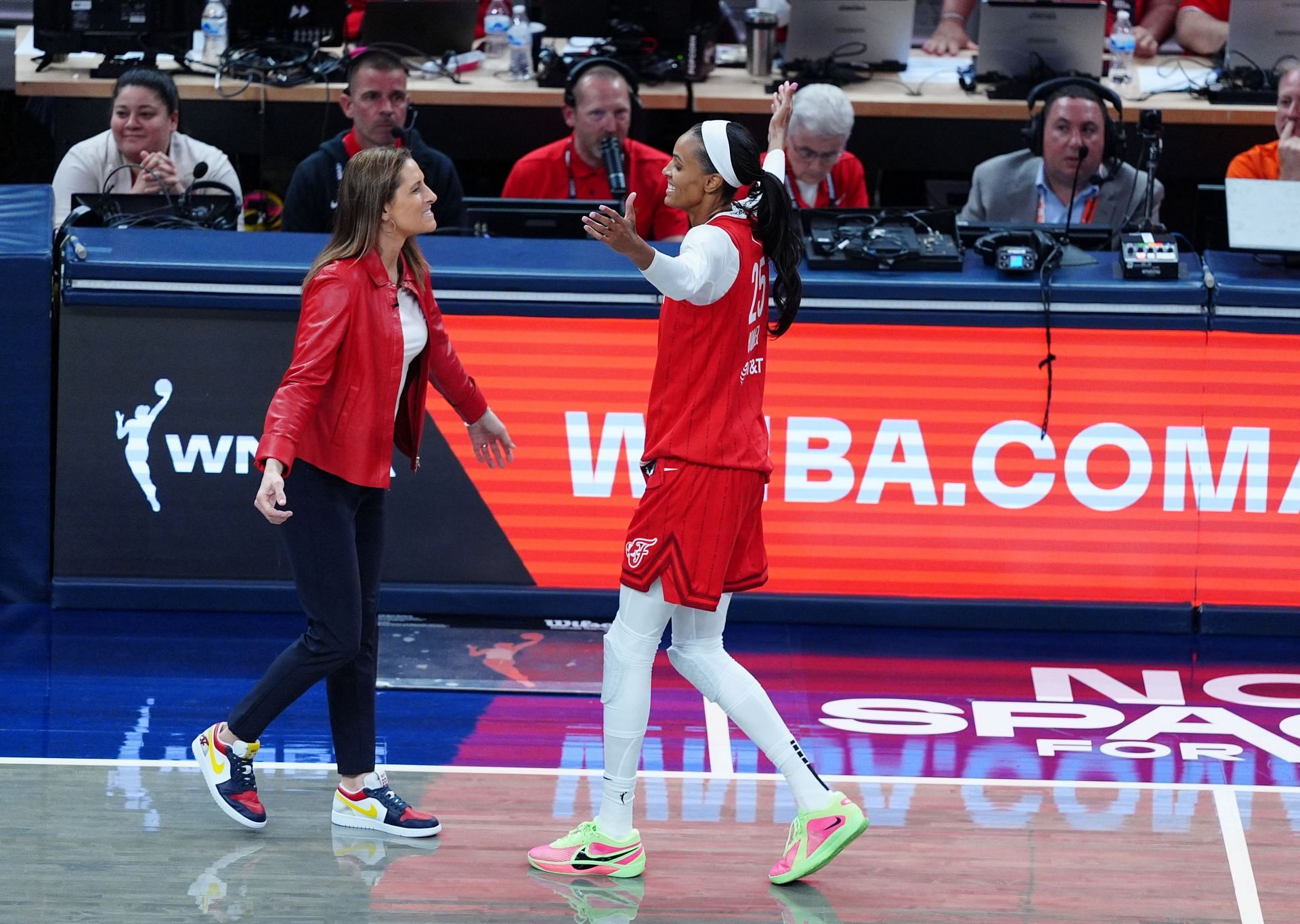 Stephanie White makes massive statement on DeWanna Bonner reportedly wanting out of Indiana Fever: "Focussed on the team we have"