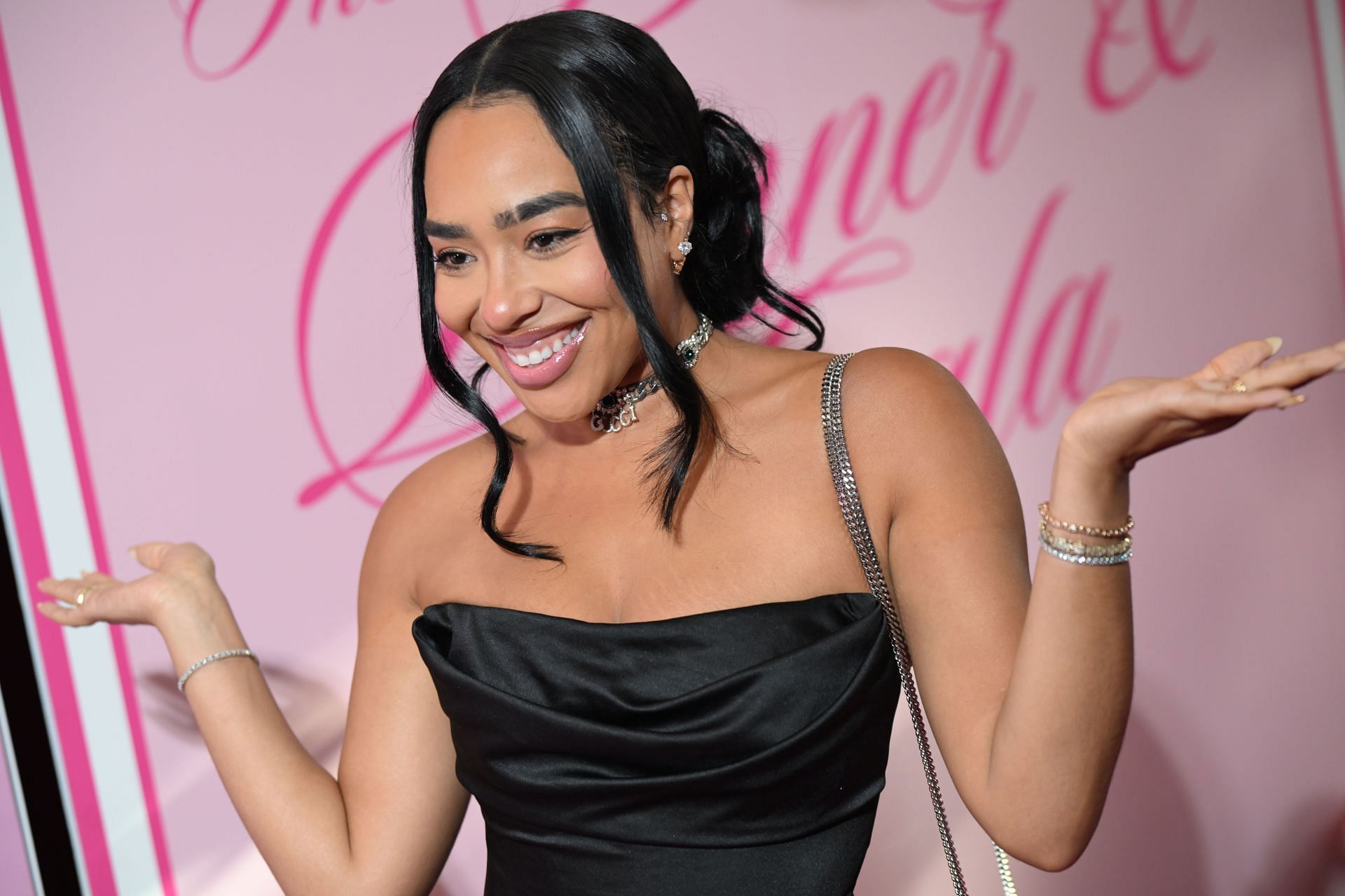 What did B. Simone say about dating a man with a 9-5? Comments trend online amid recent backlash over broke shopping at H&M remarks