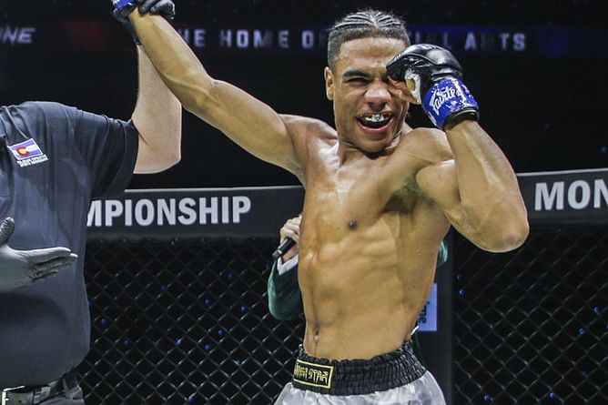 "He has no brakes" - Fans marvel at the sheer unstoppable intensity Colombian phenom Johan Estupinan brings to the rings