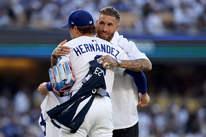 WATCH: Real Madrid legend Sergio Ramos arrives in style before Dodgers vs Padres, throws first pitch to Kike Hernandez