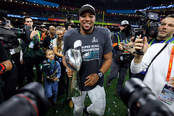 Saquon Barkley sends 4-word message after Eagles RB claims retail crown as NFLPA’s top-selling player