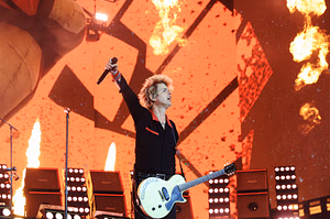 Green Day calls on fans to ‘fight back’ against Trump and Musk at Download 2025