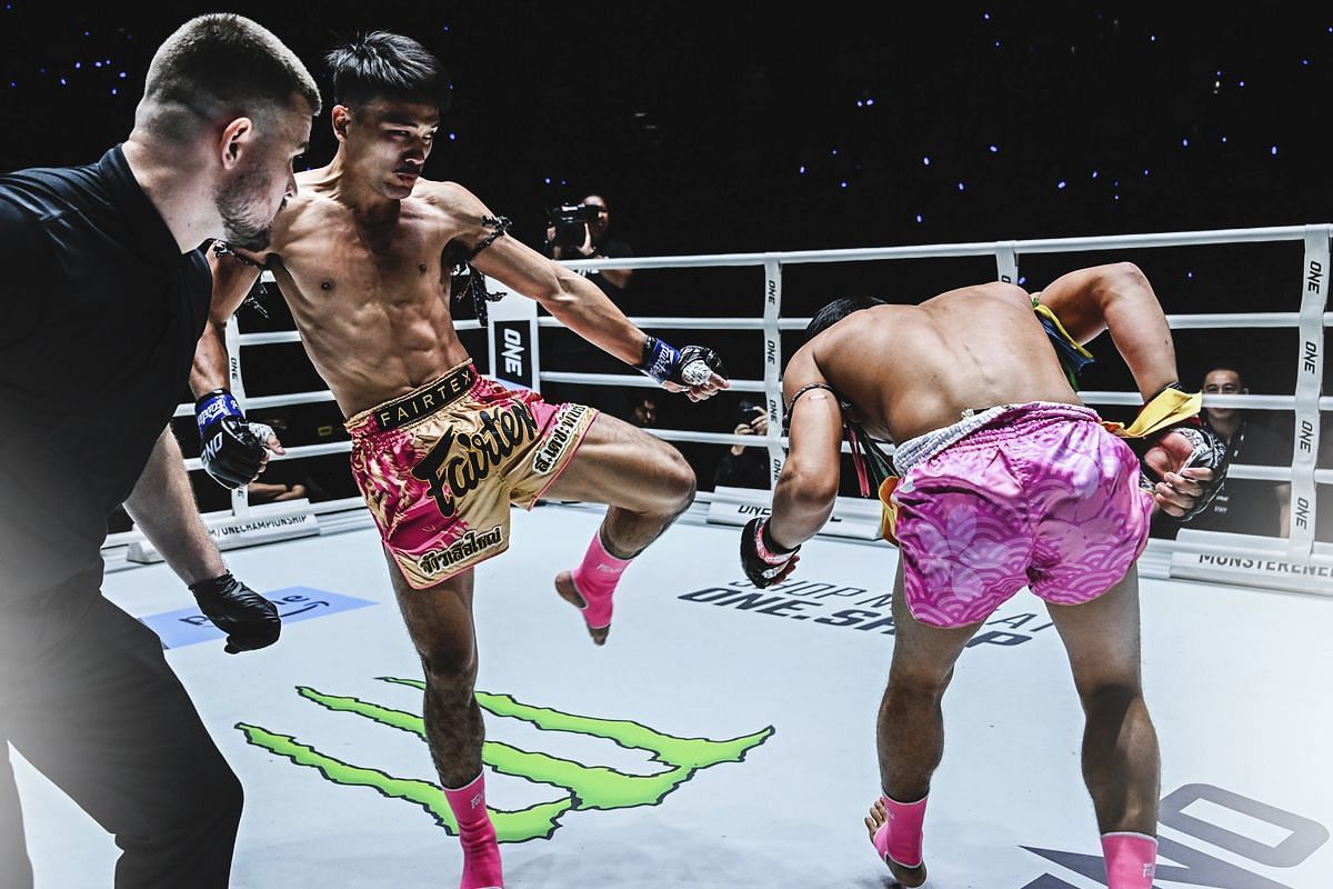 Jaosuayai launches the match-ending kick to the face of Nakrob. [Photo from ONE Championship]