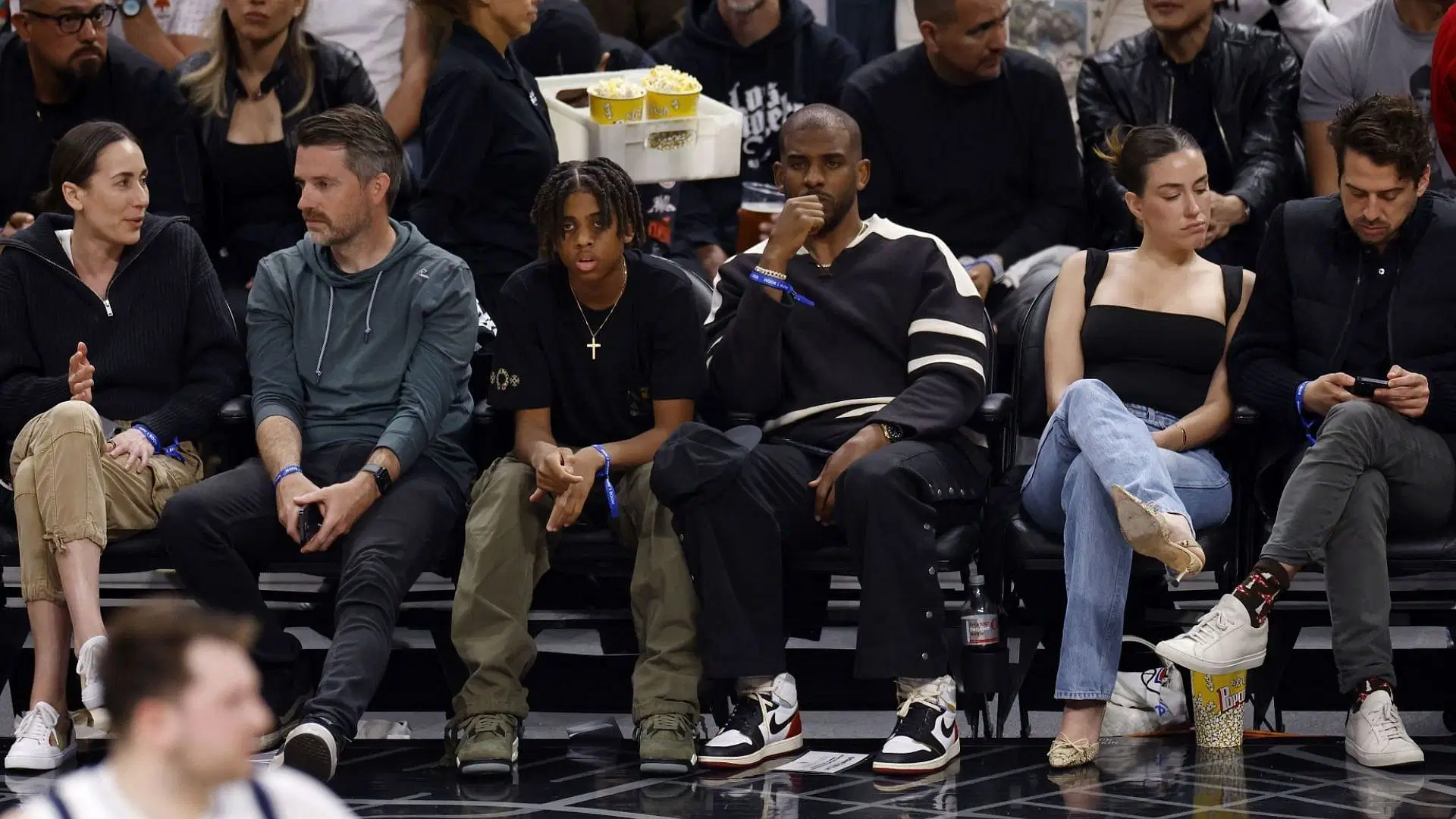 Fans react as Chris Paul