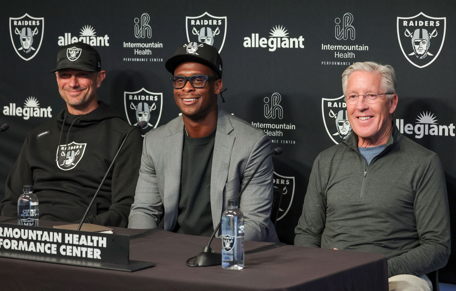 Las Vegas Raiders Introduce Geno Smith