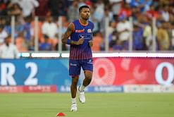 Hardik Pandya treats fans to selfies at airport post conclusion of IPL 2025 [Watch]