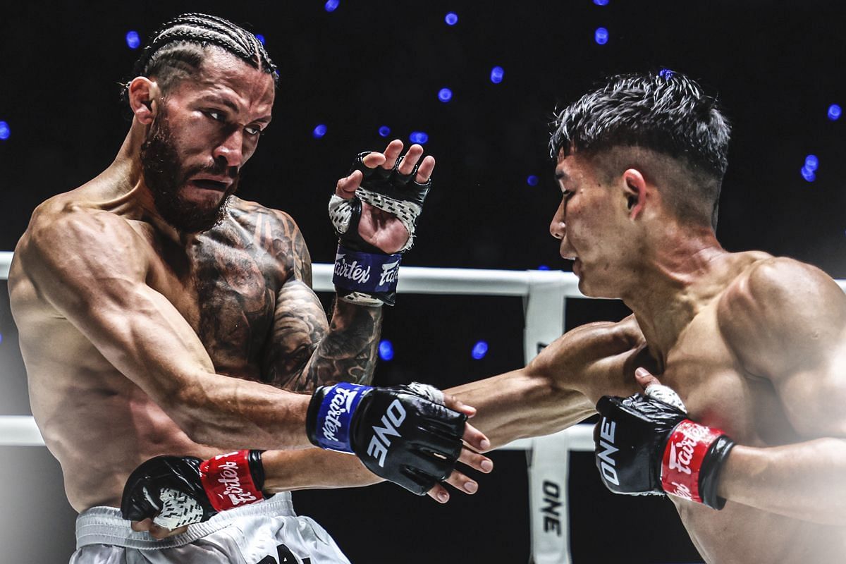 Diego Paez (L) vs Johan Ghazali | Image by ONE Championship