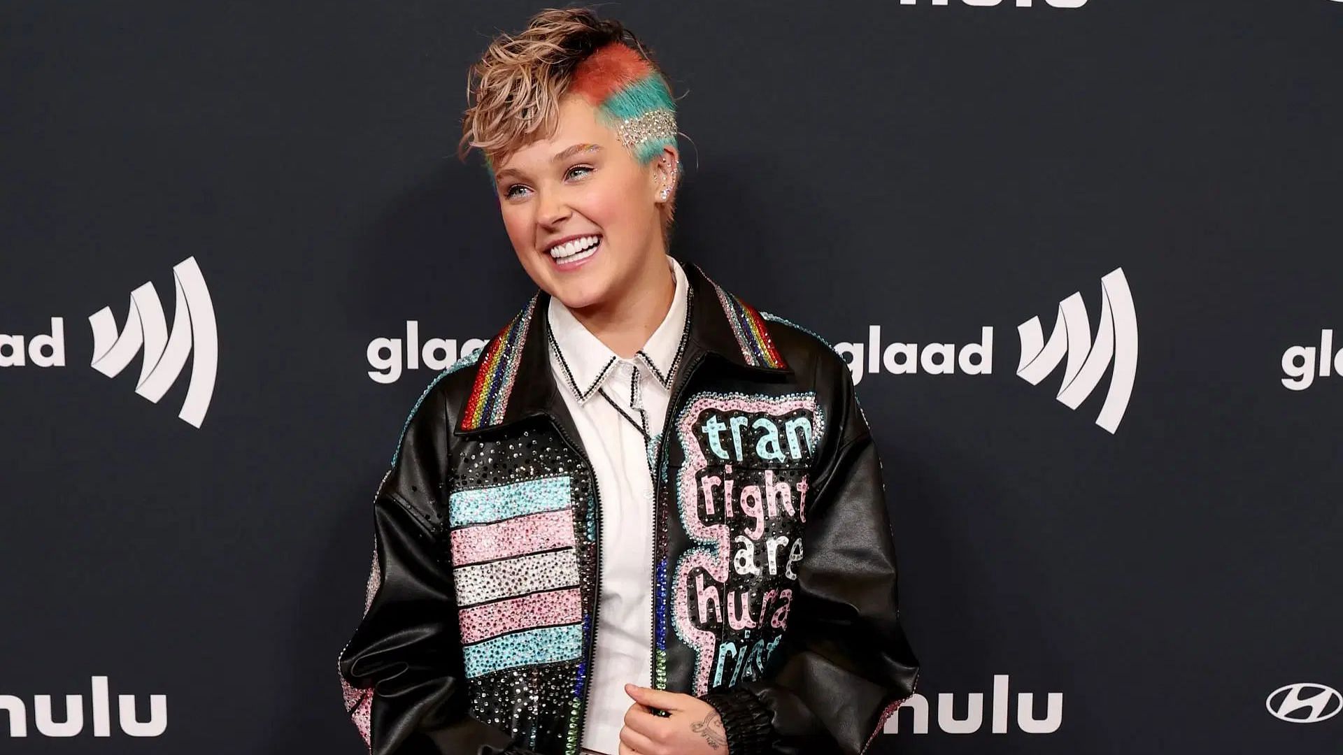 JoJo Siwa attends the 36th Annual GLAAD Media Awards at The Beverly Hilton on March 27, 2025 (Image via Getty)