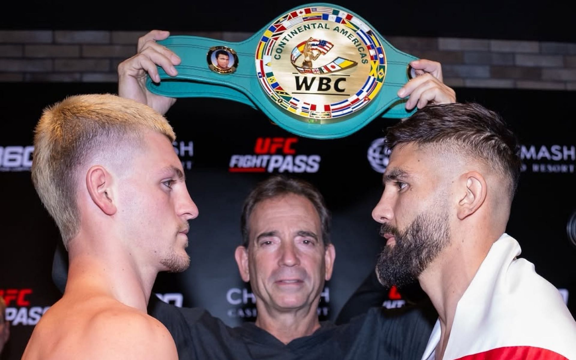Callum Walsh (left) faced Elias Espadas (right) in the main event. [Image courtesy: @360boxingpromotions on Instagram]