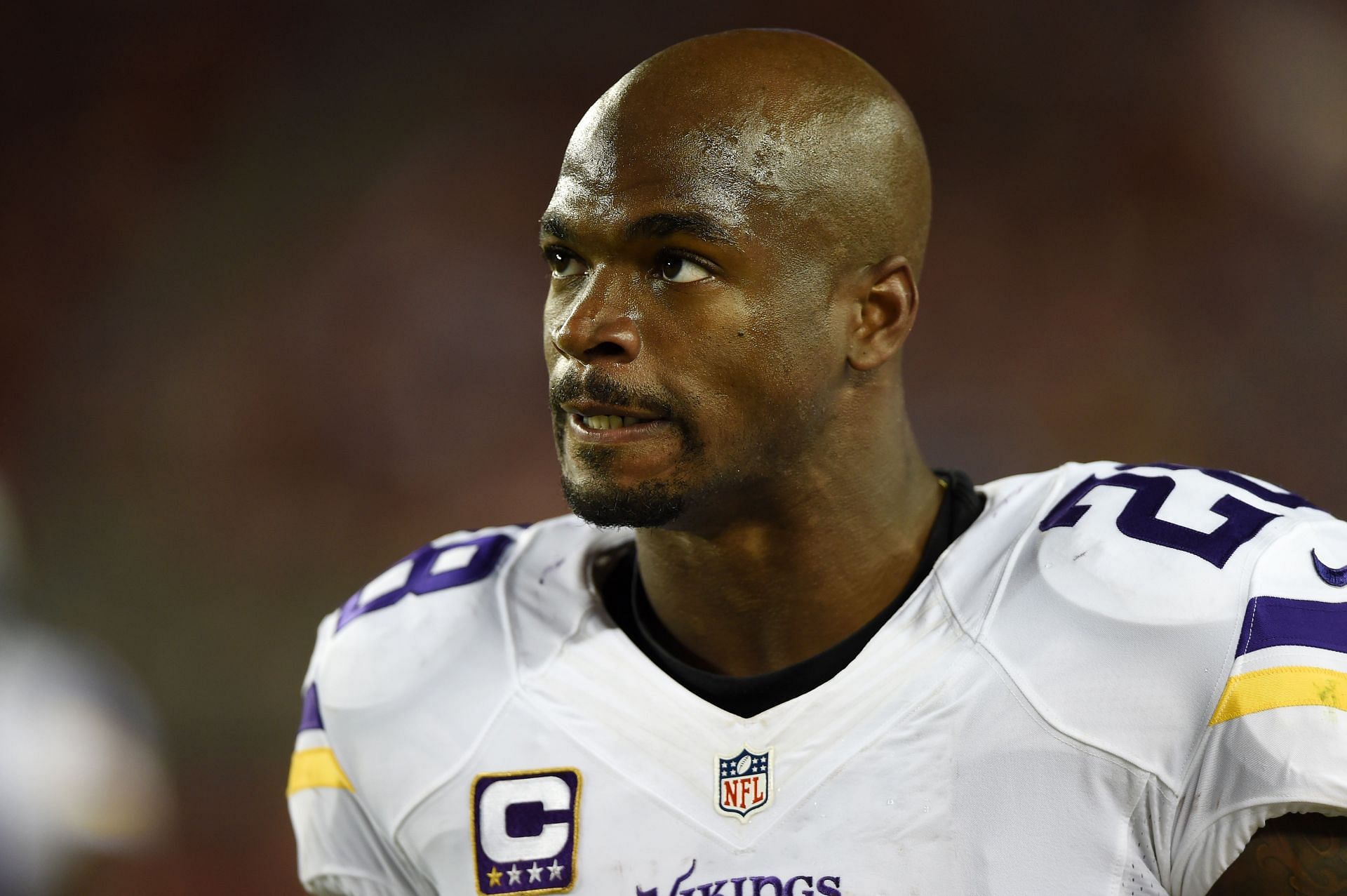Dez Bryant sounds off at media double standard after Adrian Peterson gets involved in wild fistfight
