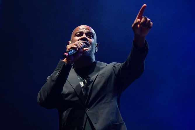 “Not one bit of grief, remorse, regret” — Netizens react as Brian McKnight tears into his brother Claude McKnight for announcing his son Niko’s death