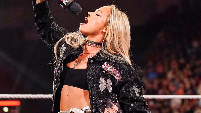 "People are absolutely sick!!" - Liv Morgan's unfortunate injury on RAW gets an aggressive reaction out of current WWE star