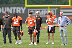 "I'd be surprised" - Peter Schrager makes feelings known on Shedeur Sanders and Dillon Gabriel's future in Browns QB room