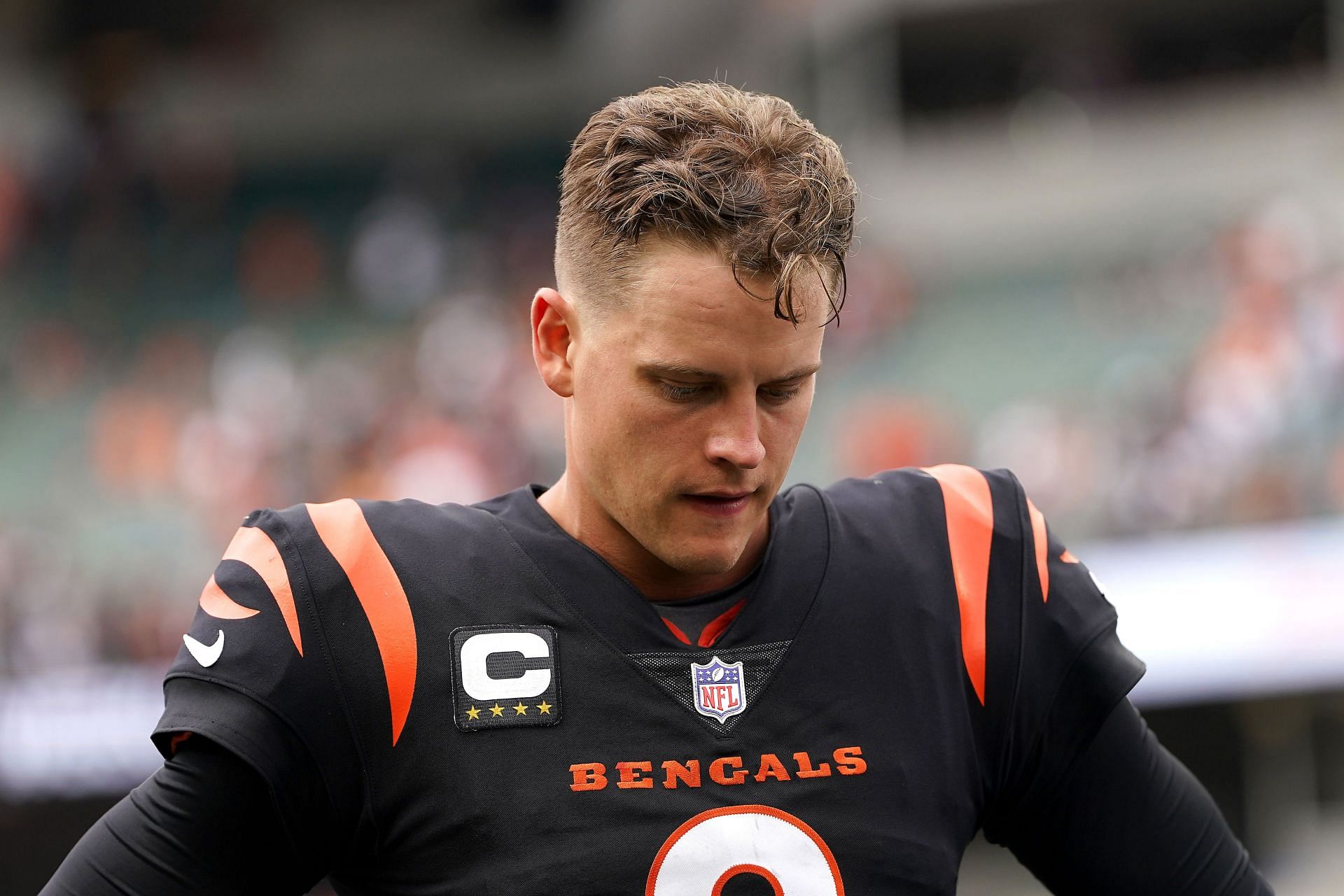 &quot;Better make the playoffs&quot; - Young kid calls out Joe Burrow at Fanatics Fest over Bengals
