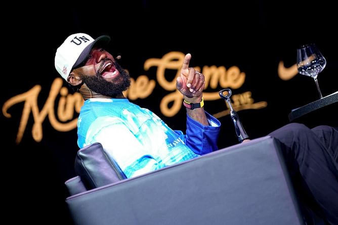 LeBron James gets serenaded by GOAT noises as he speaks at Fanatics fest