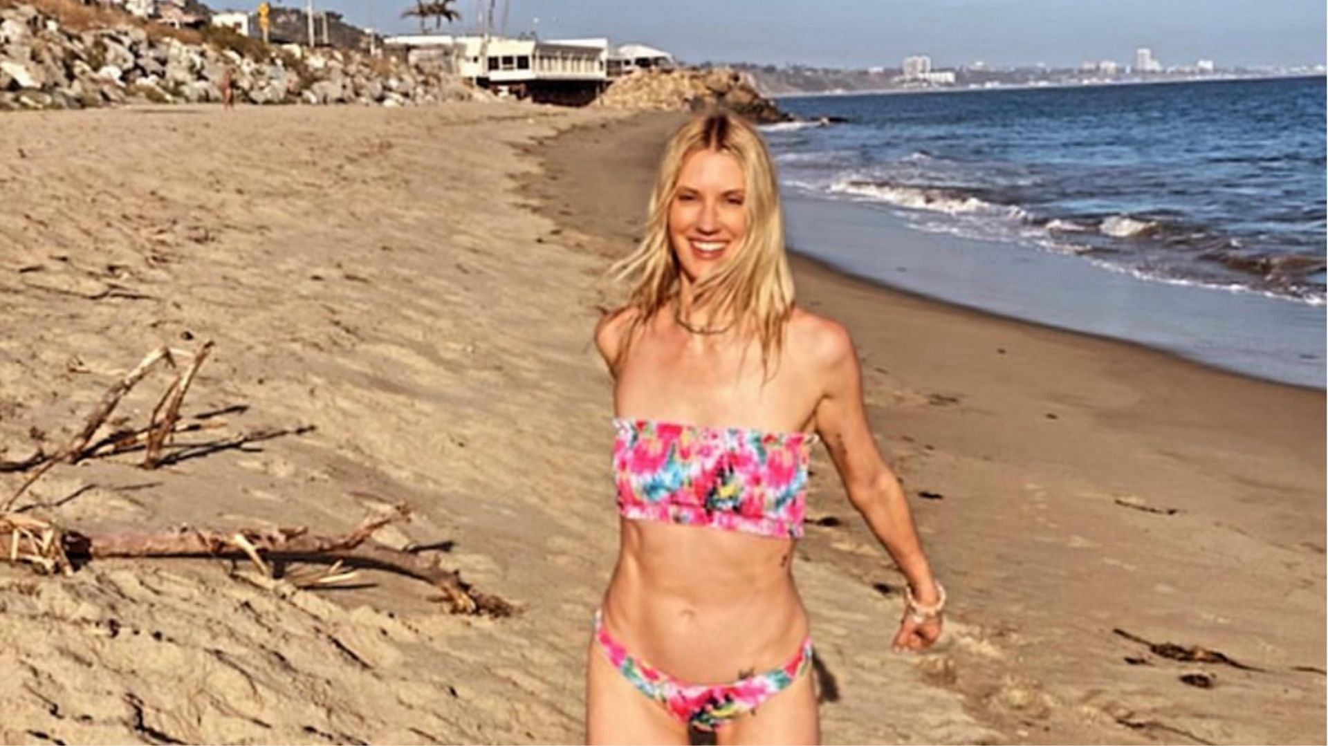 Lauren Lee Smith (Image via Instagram/@leelaurensmith)
