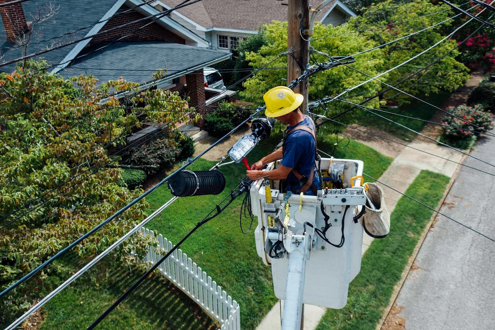 Michael Turney worked as an electrician and had three kids from a previous marriage (Image via Pexels)