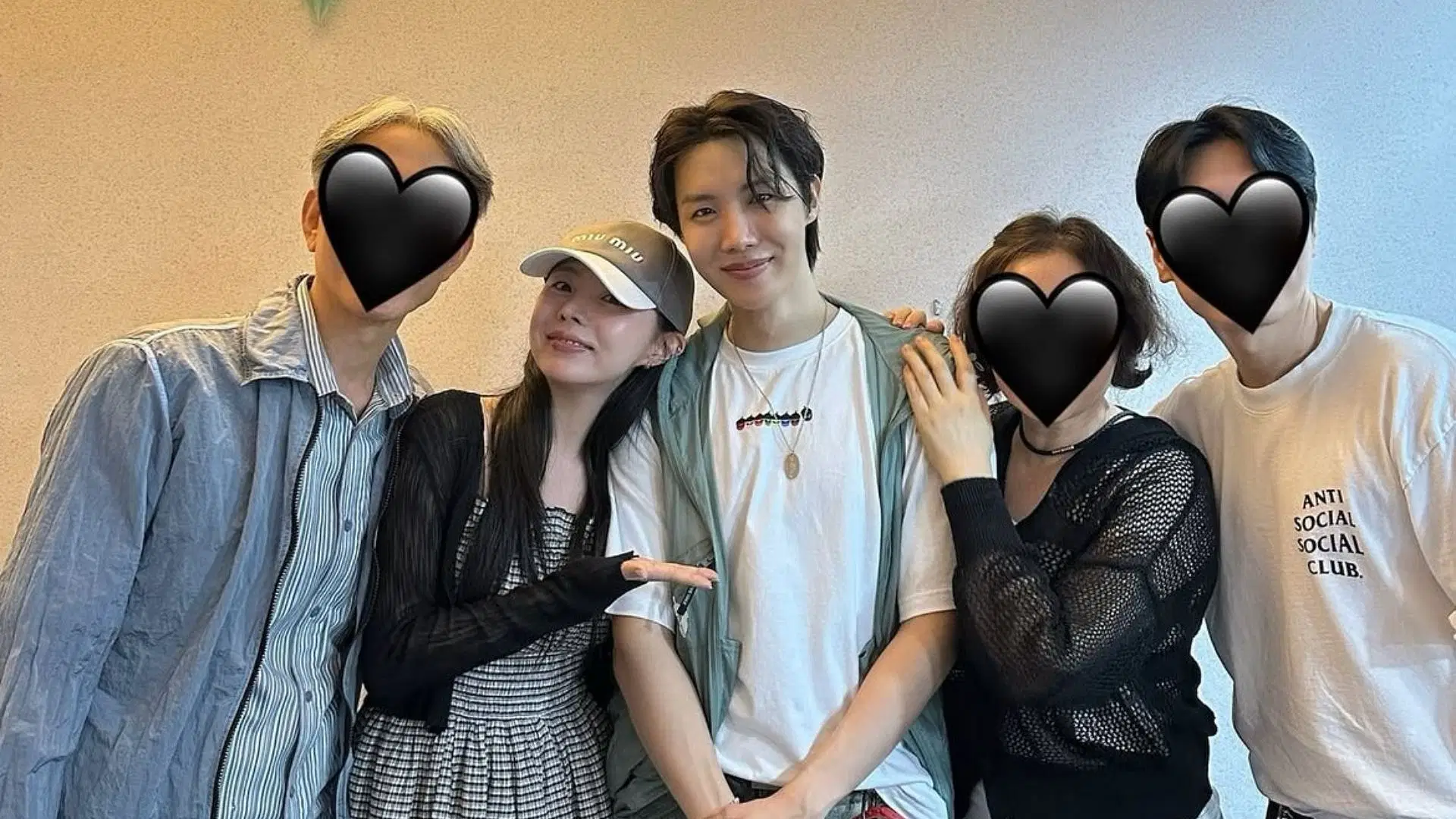 Jung Jiwoo posts about brother j-hope