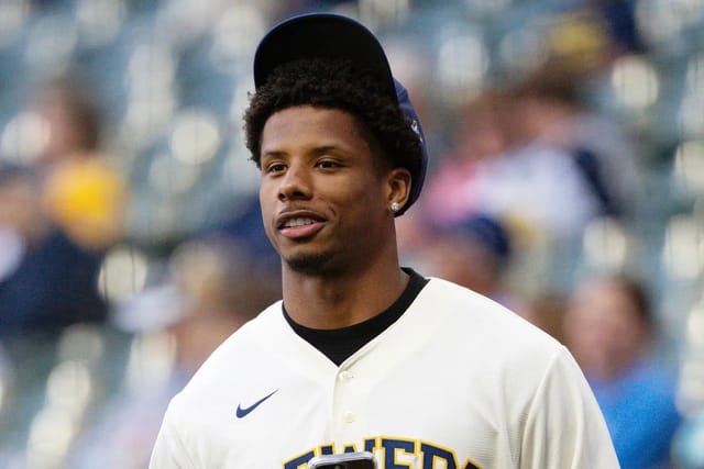 He needs to eat more”: NFL fans react to Packers WR Matthew Golden throwing  first pitch at Brewers–Padres game